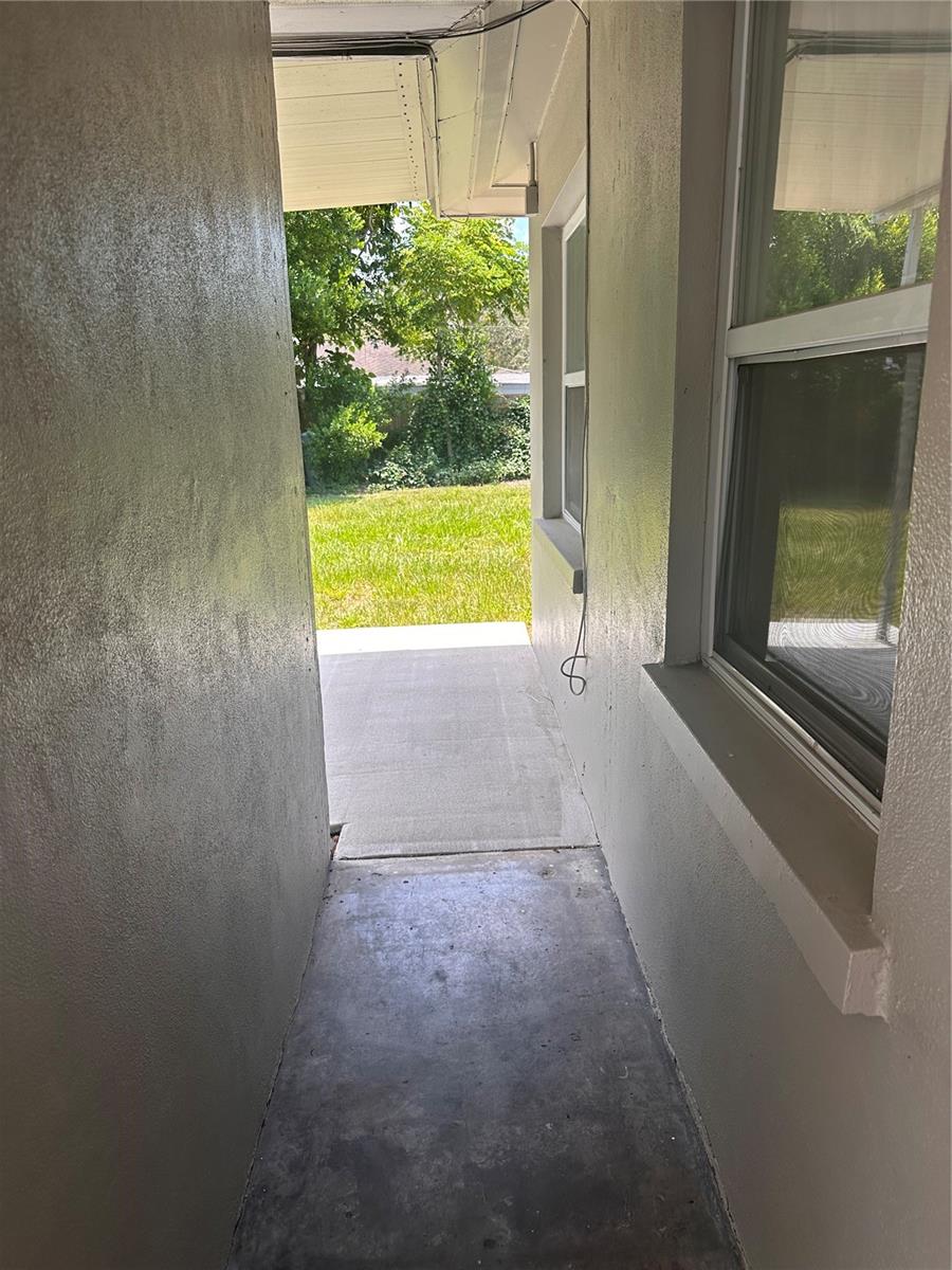 OAK LAKE HEIGHTS - Residential Lease