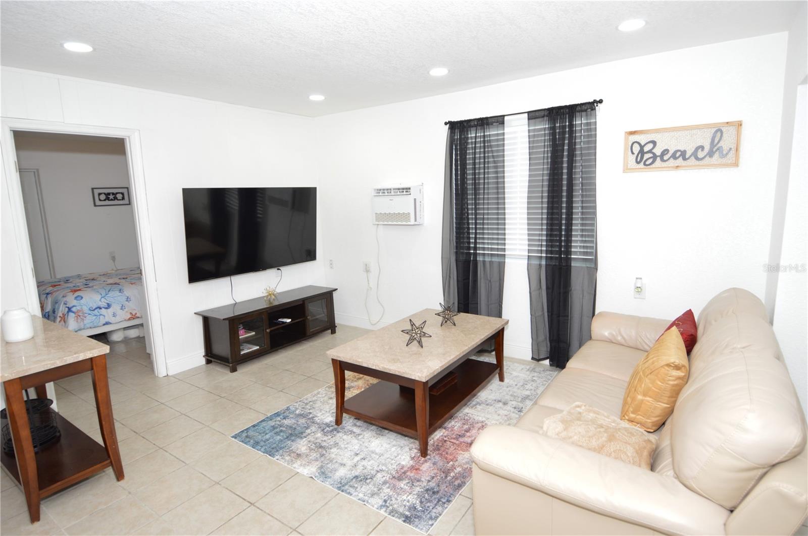 SUNNY SHORES - Residential Lease