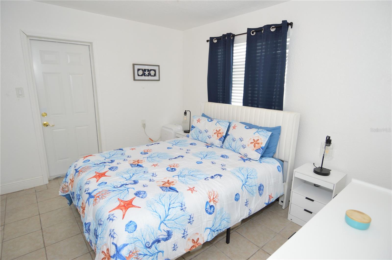 SUNNY SHORES - Residential Lease