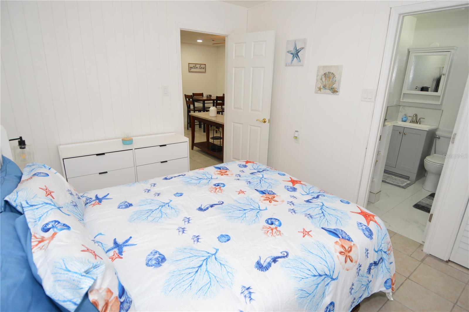 SUNNY SHORES - Residential Lease