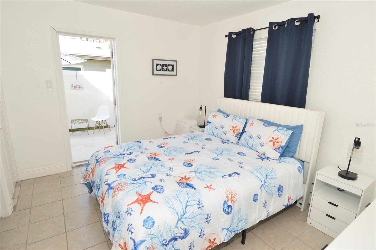 SUNNY SHORES - Residential Lease