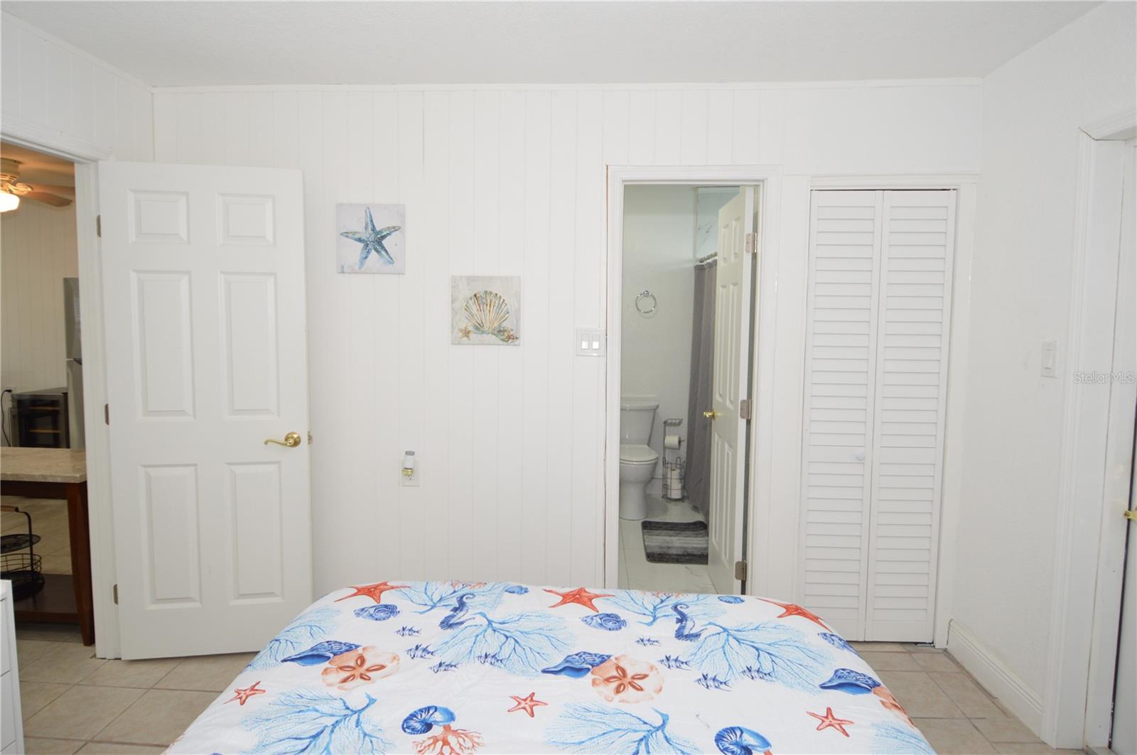 SUNNY SHORES - Residential Lease