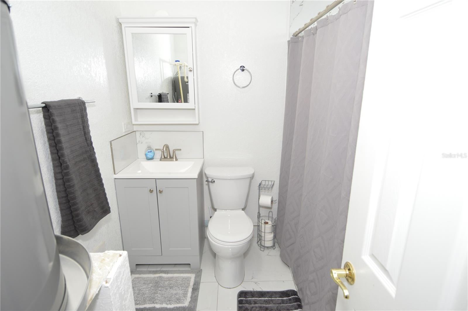 SUNNY SHORES - Residential Lease