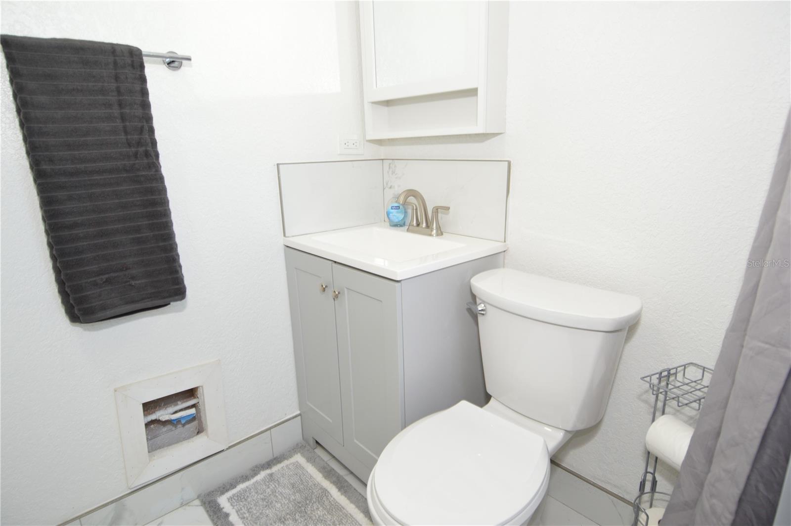 SUNNY SHORES - Residential Lease