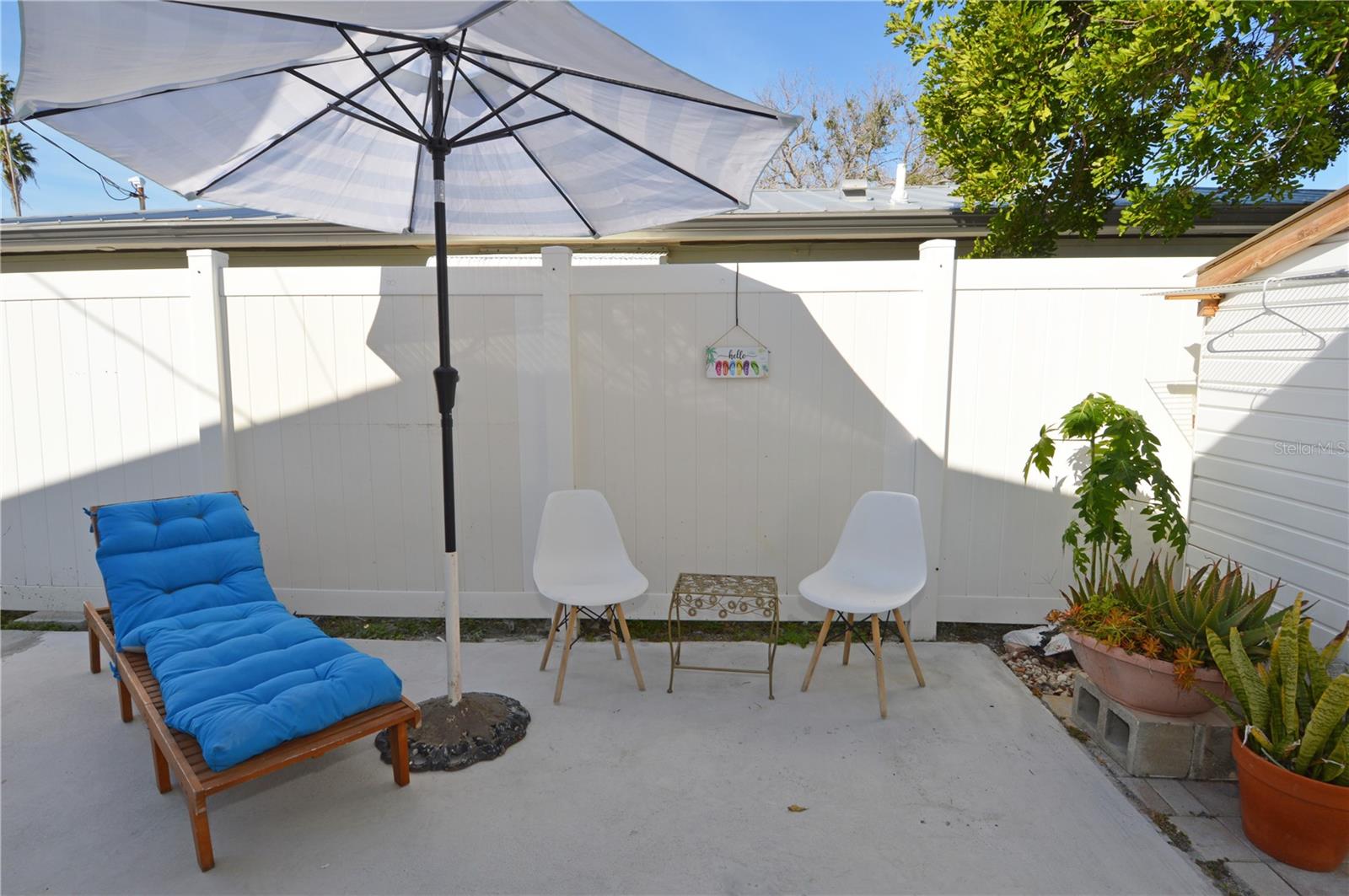 SUNNY SHORES - Residential Lease