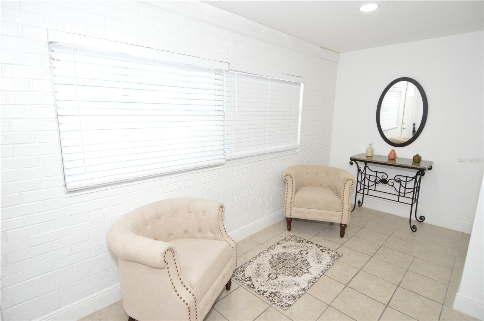 SUNNY SHORES - Residential Lease