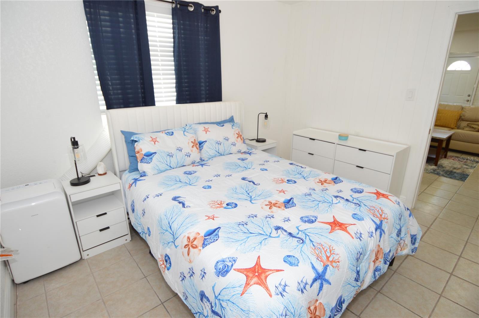 SUNNY SHORES - Residential Lease