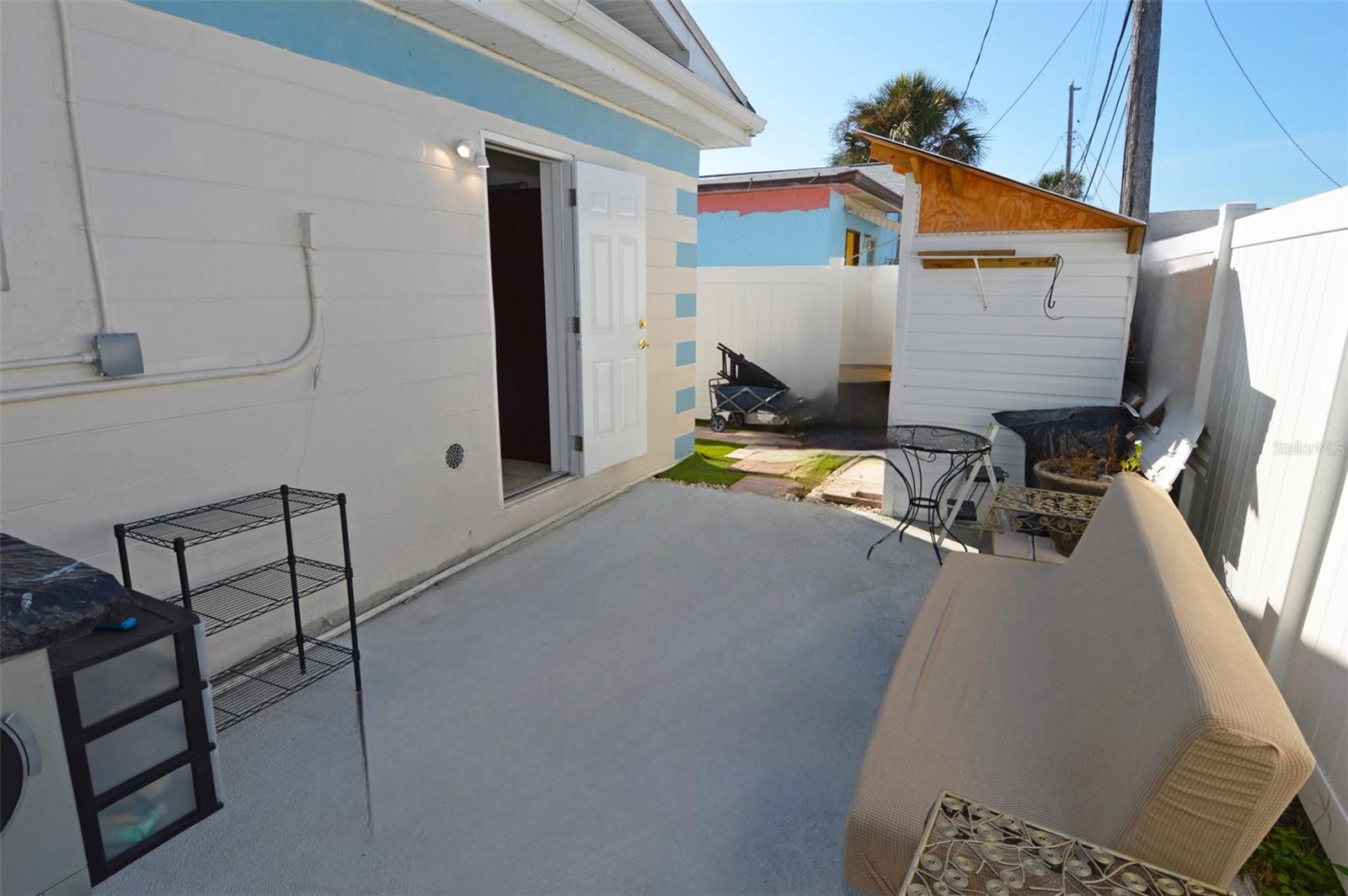 SUNNY SHORES - Residential Lease