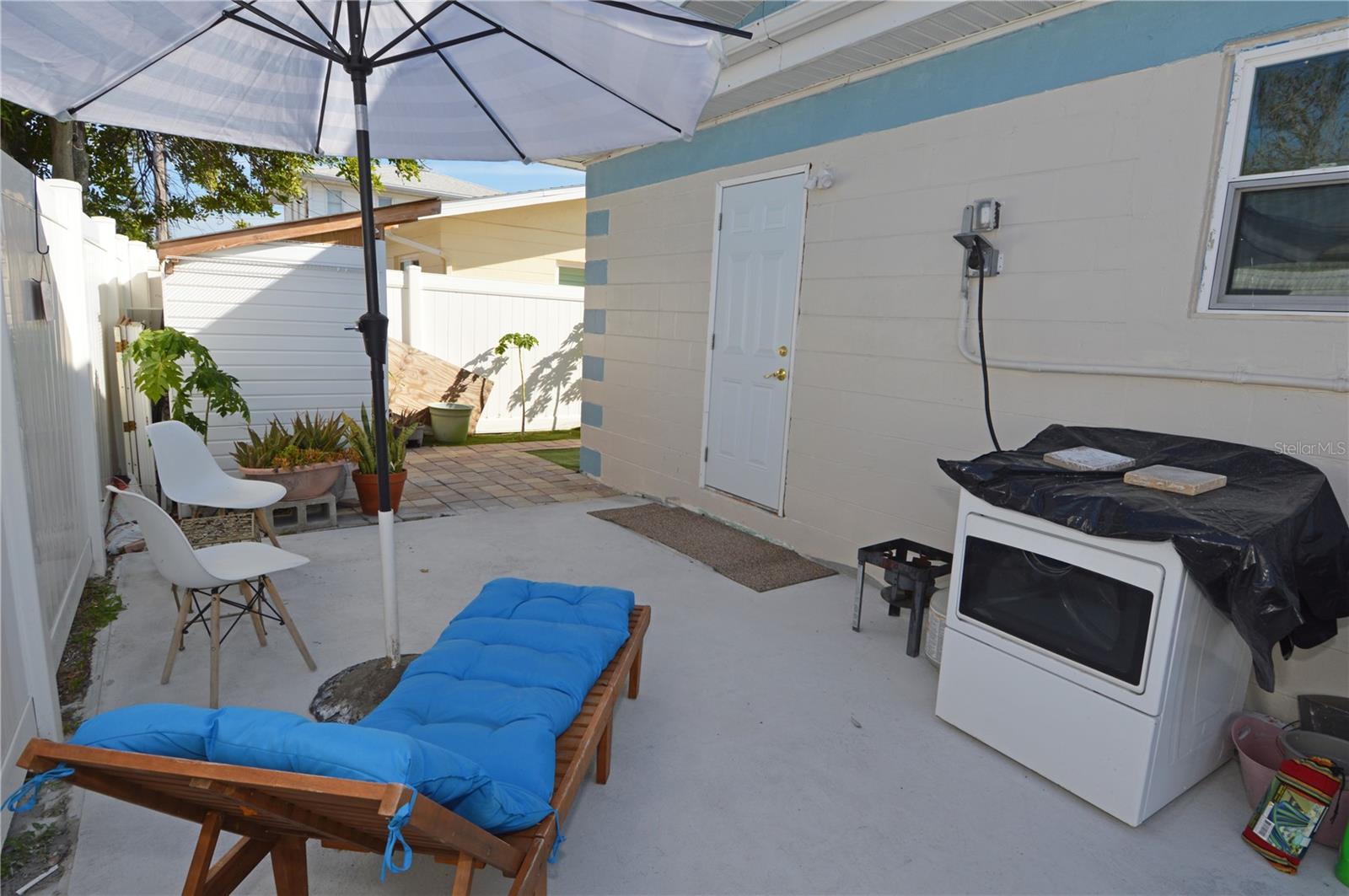 SUNNY SHORES - Residential Lease