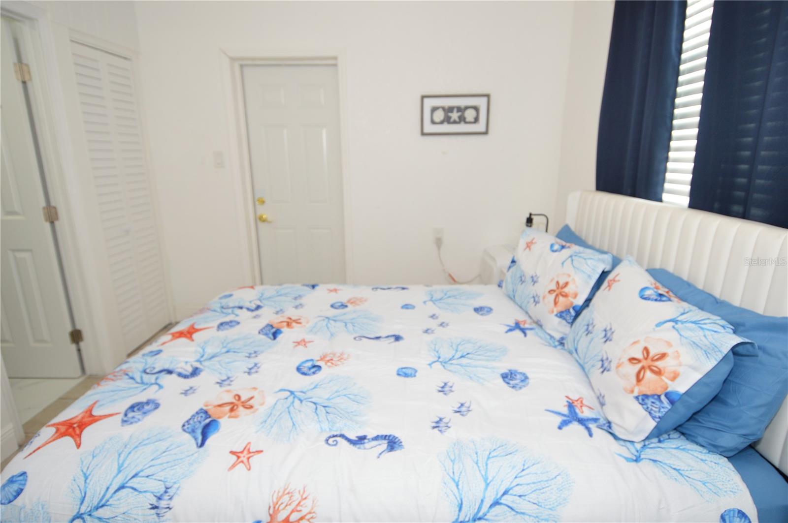 SUNNY SHORES - Residential Lease