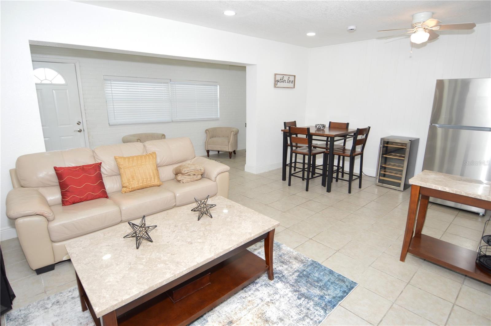 SUNNY SHORES - Residential Lease