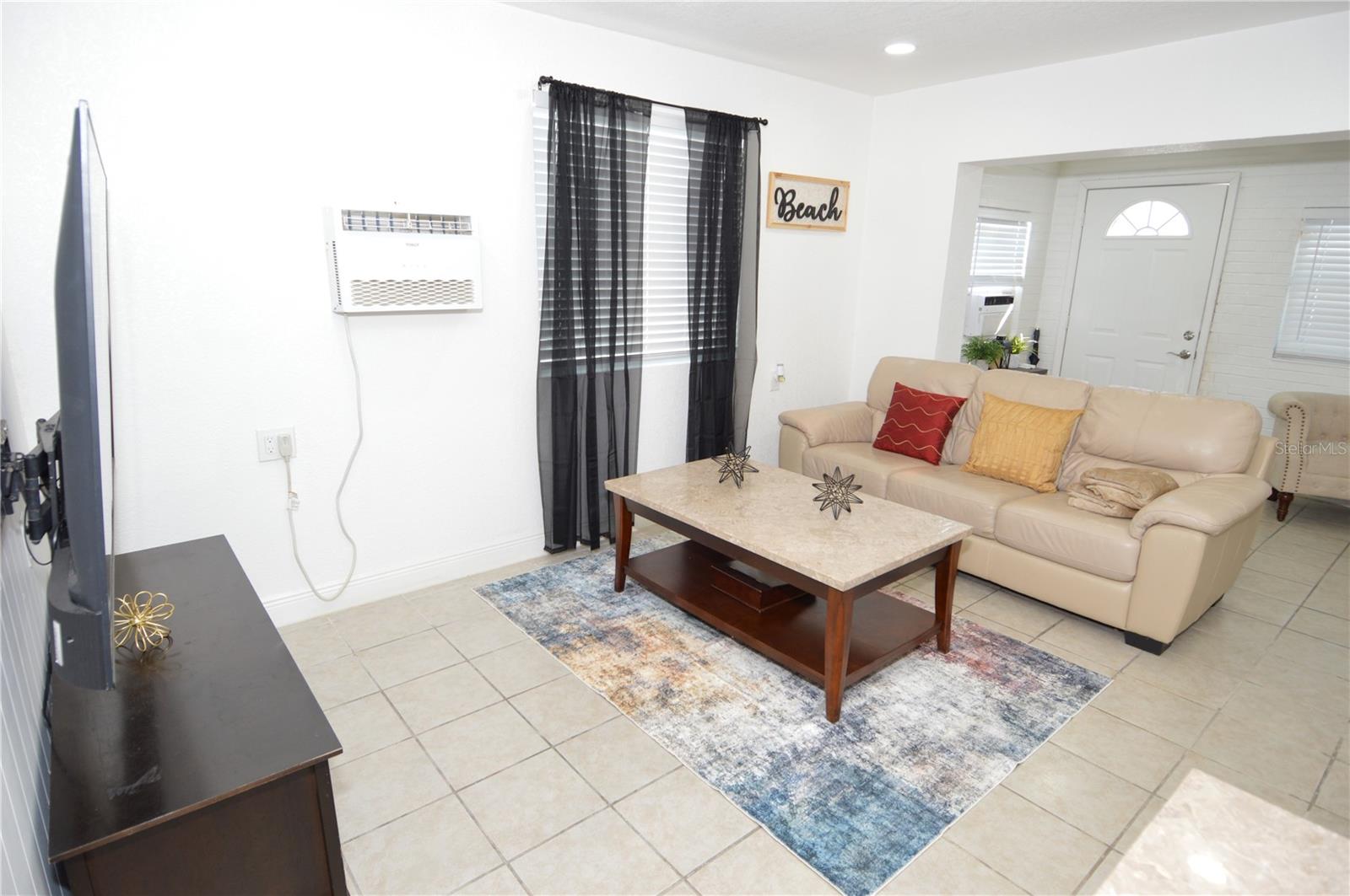 SUNNY SHORES - Residential Lease