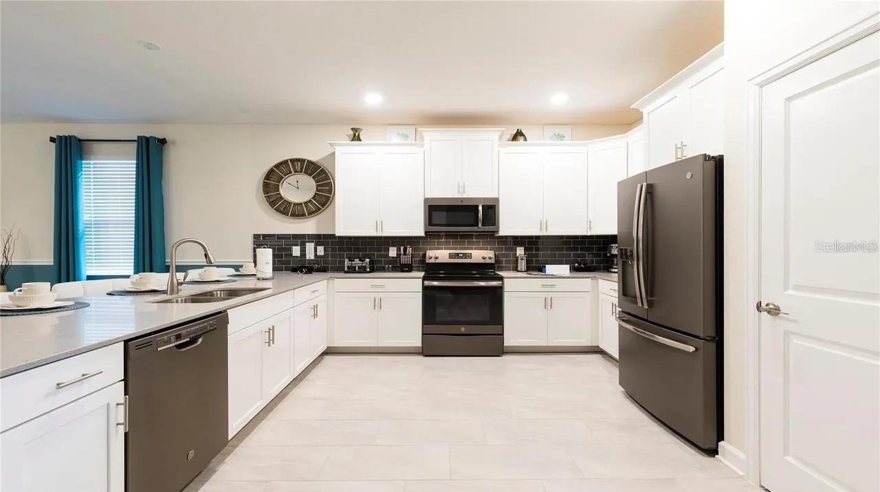 STONEYBROOK SOUTH TR K - Residential Lease