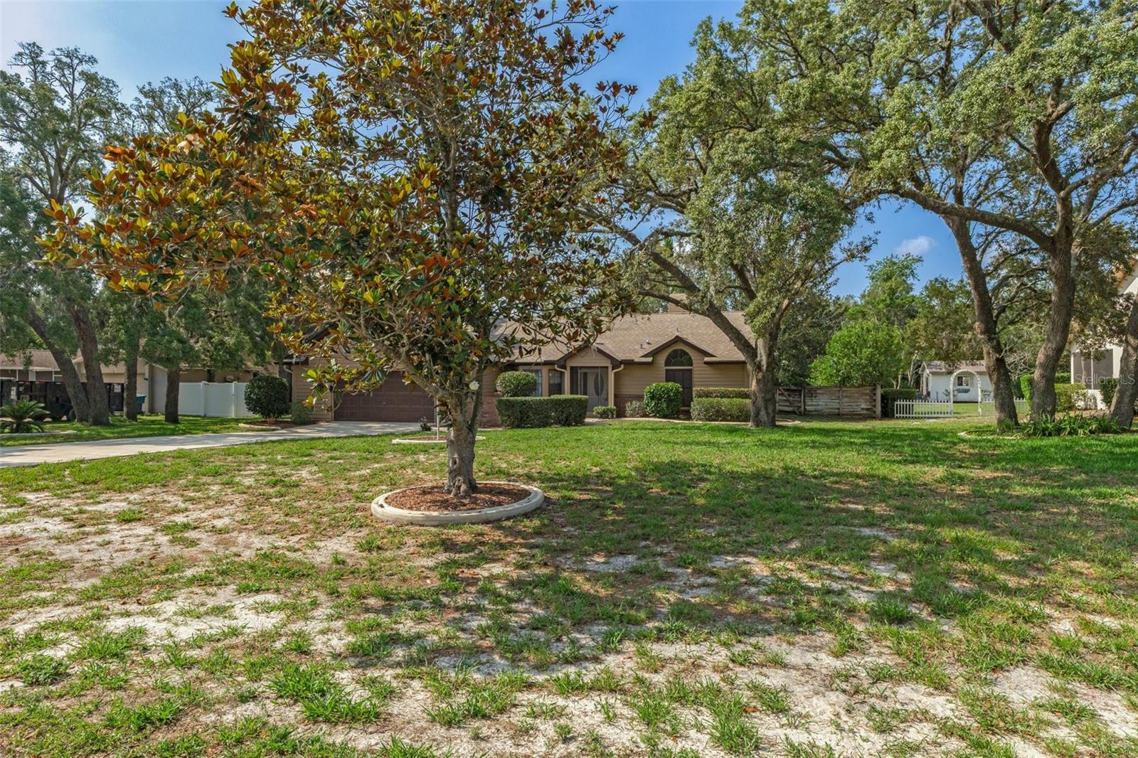 8402 LAKE HILL COURT