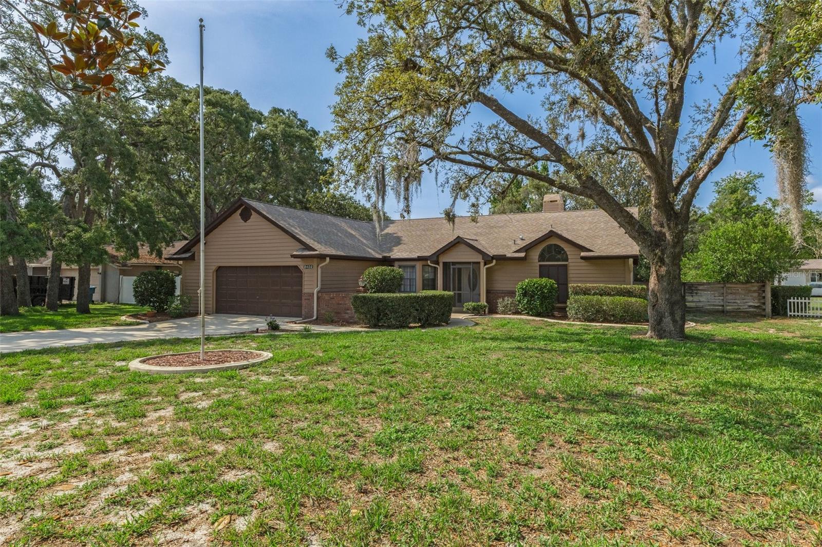 8402 LAKE HILL COURT