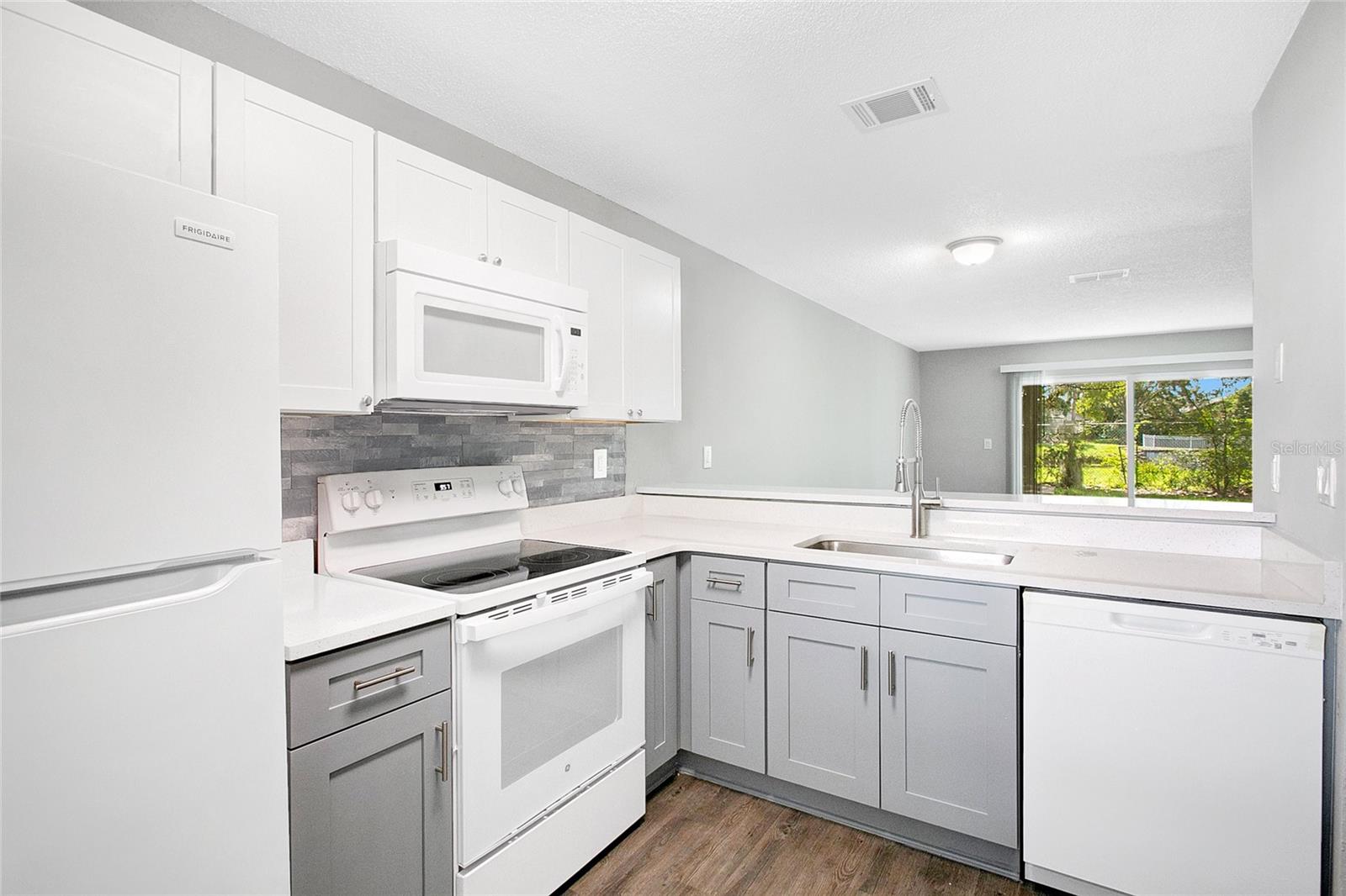 DOCKSIDE CONDO - Residential Lease