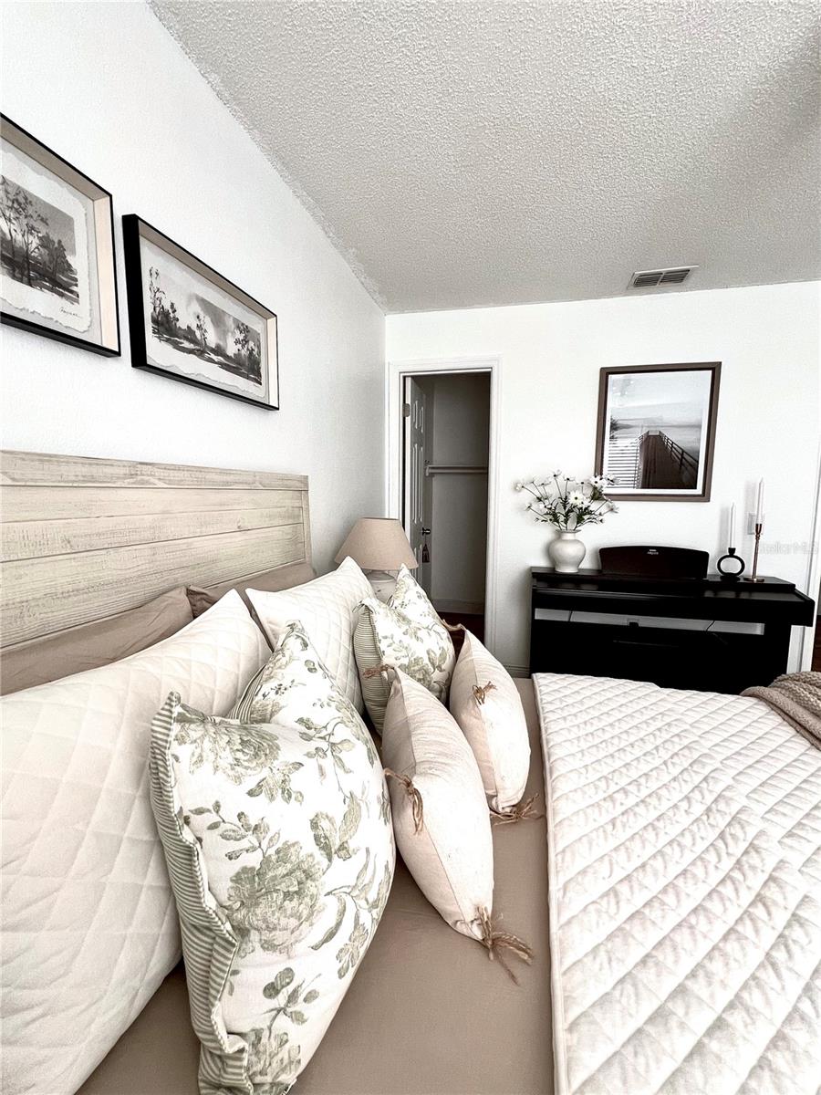 THE HIGHLANDS AT HUNTERS GREE - Residential