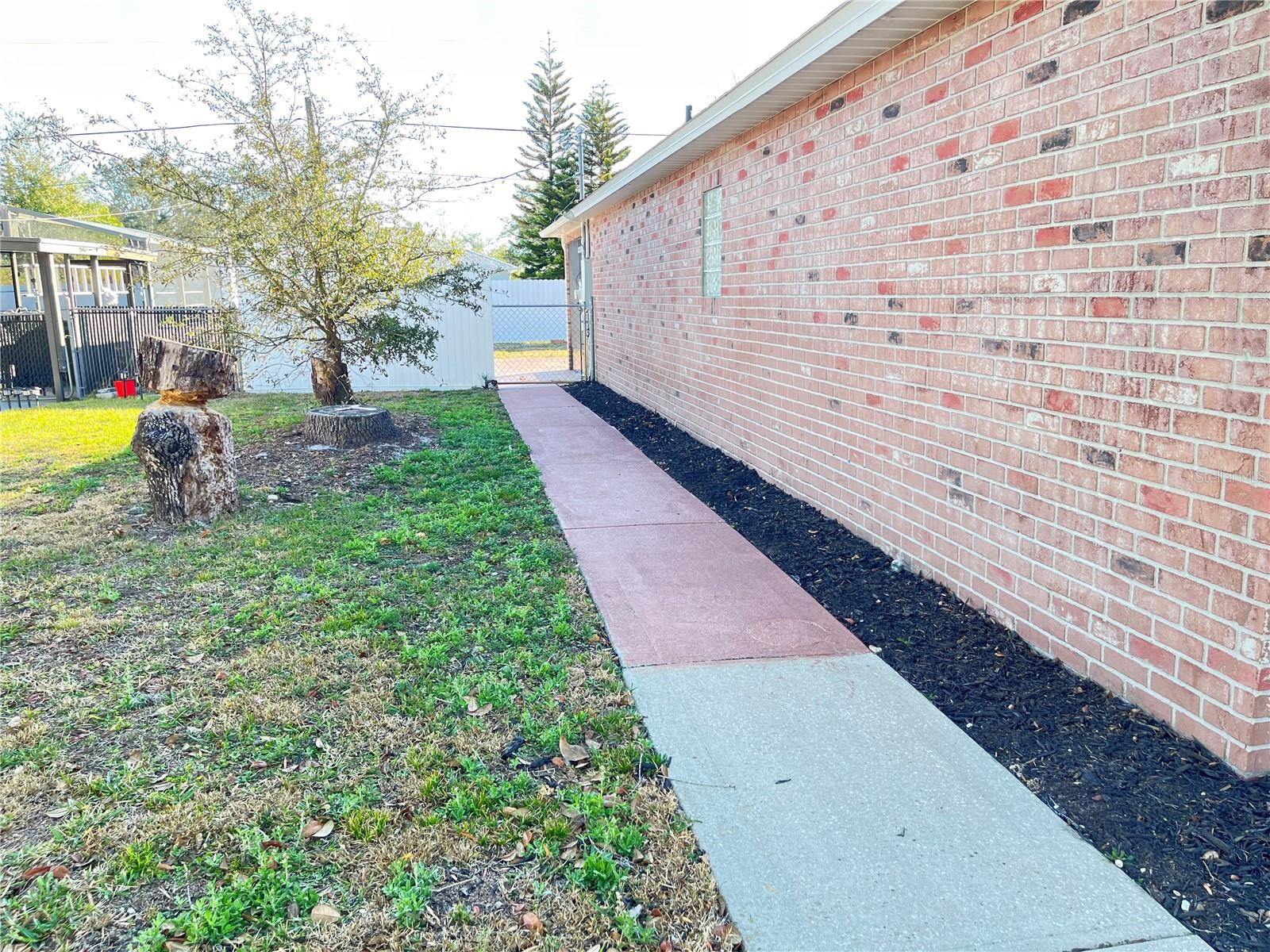 DELTONA LAKES UN 45 - Residential