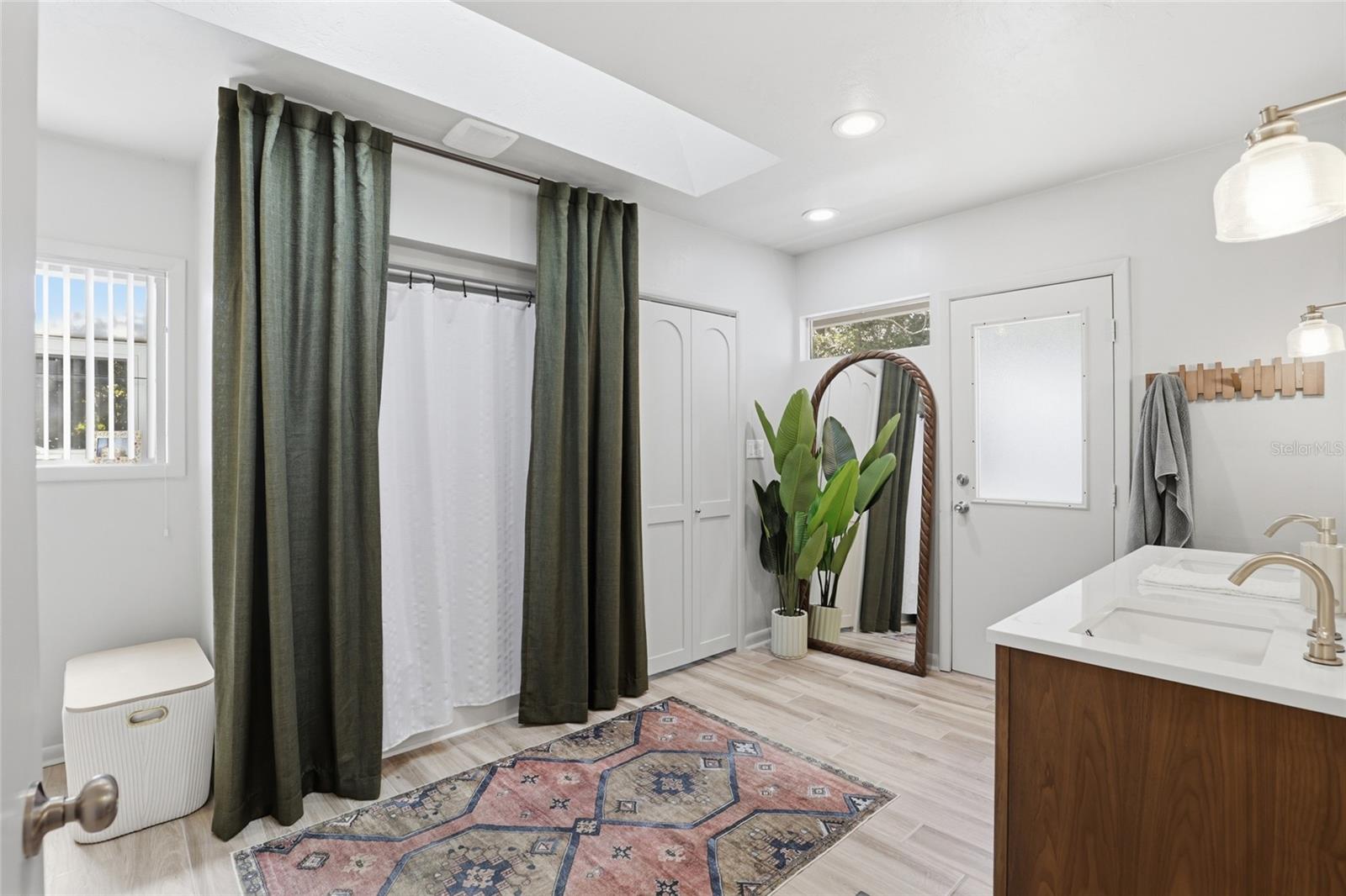 WOODLAND TERRACE - Residential