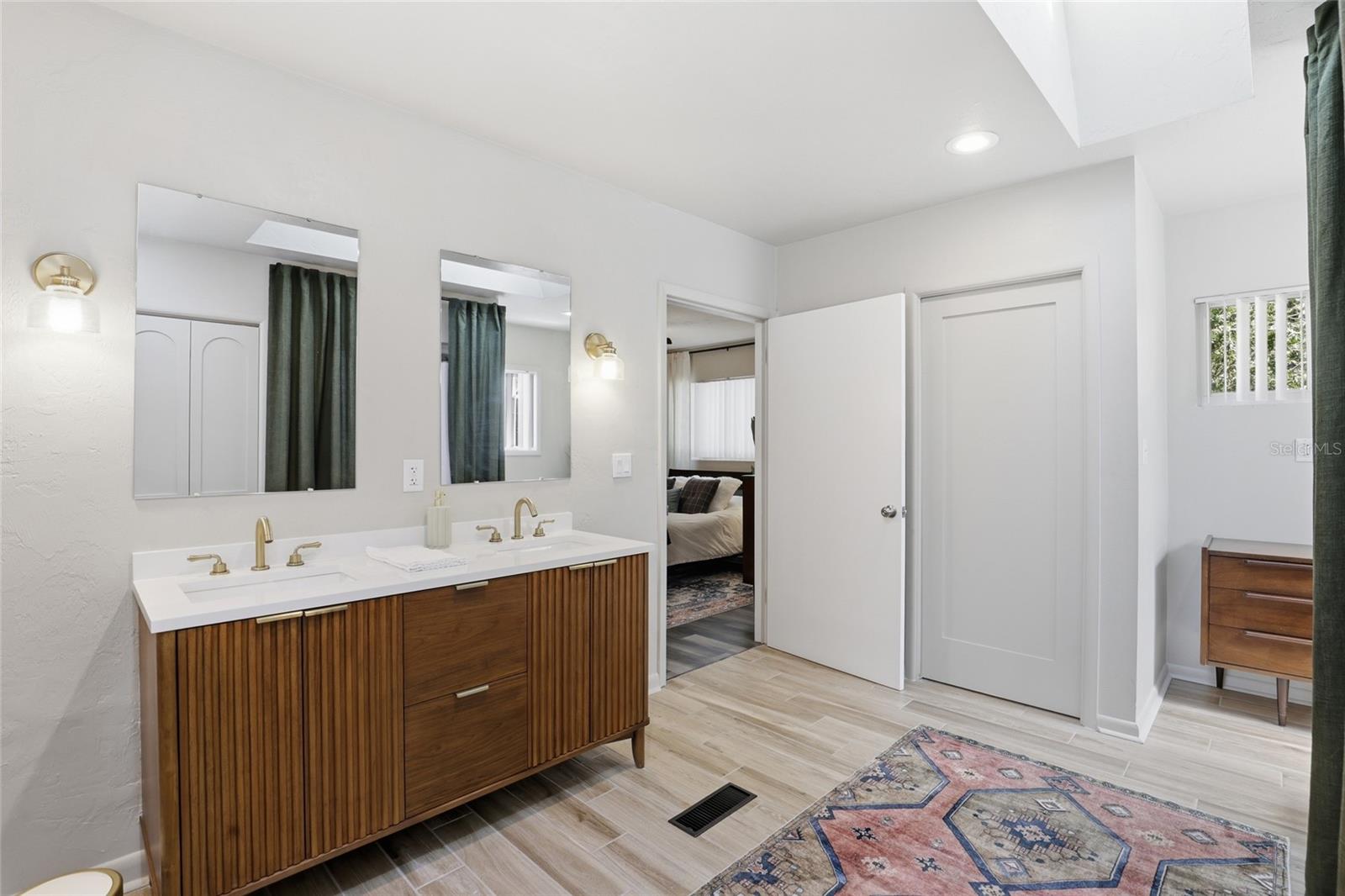 WOODLAND TERRACE - Residential