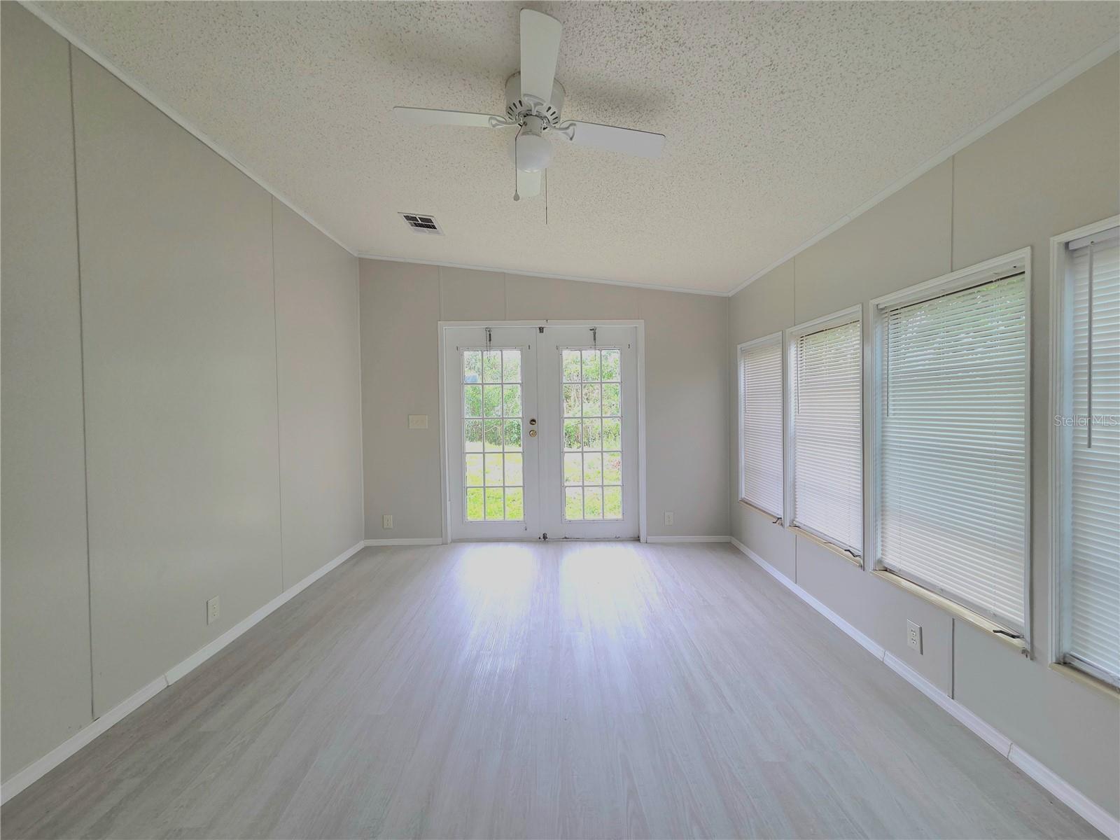 COUNTRY CLUB ESTATES SUB - Residential Income