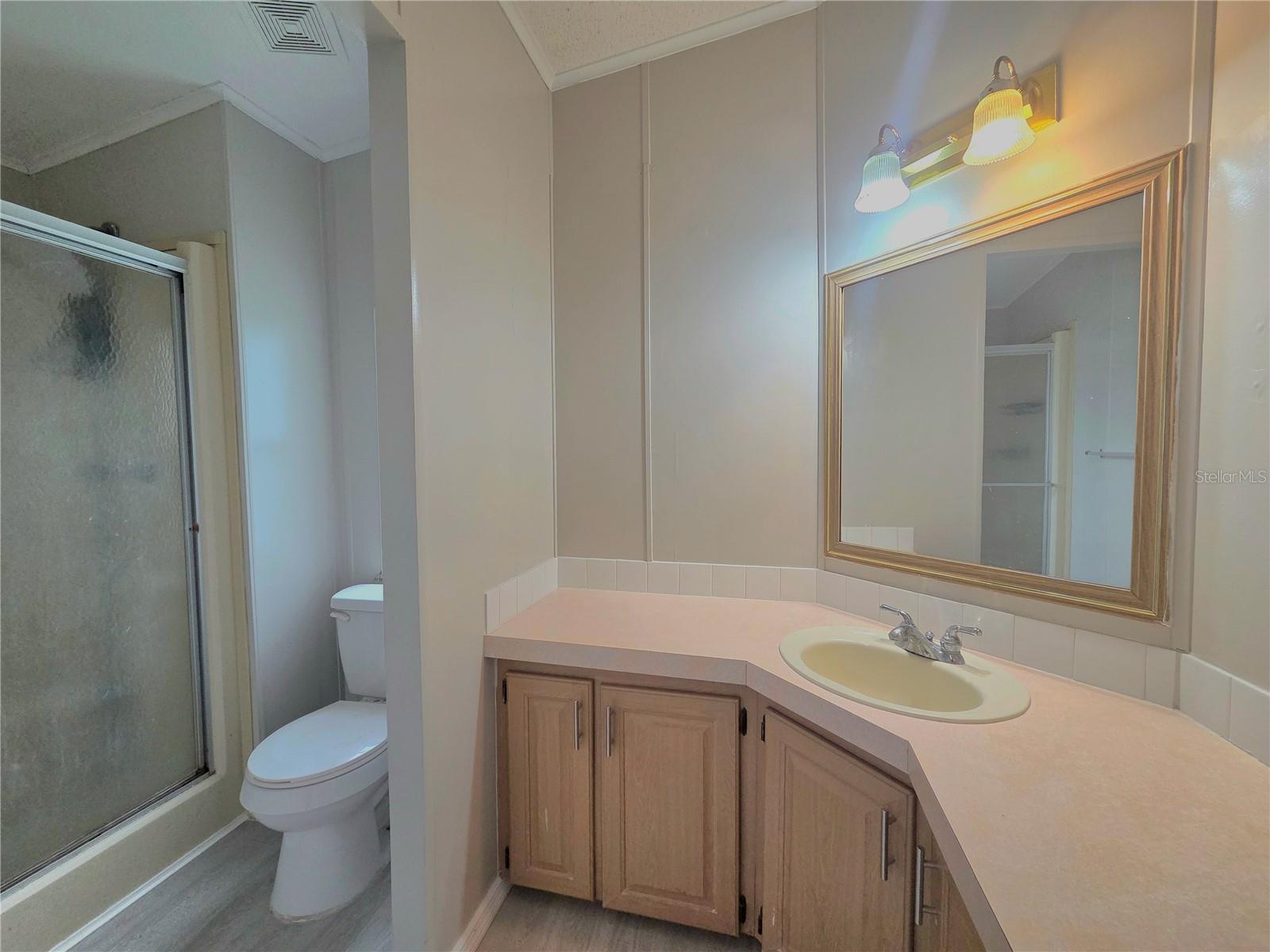 COUNTRY CLUB ESTATES SUB - Residential Income