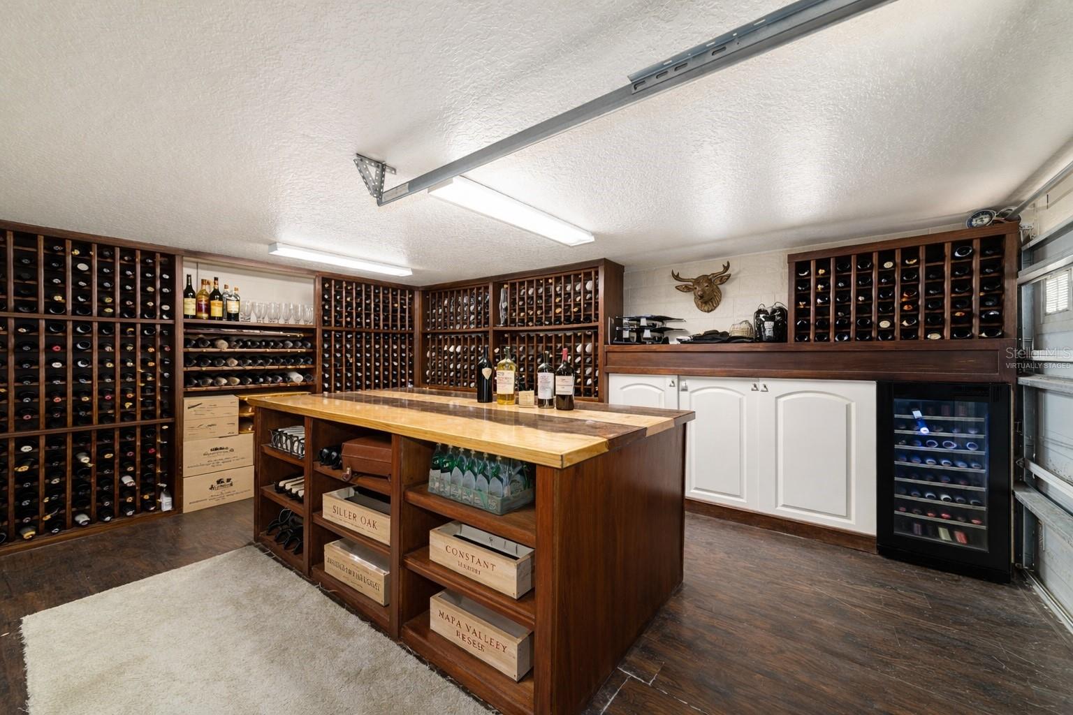 COUNTRY CLUB FARMS A HAMLET - Residential