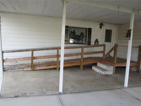 A home in LADY LAKE