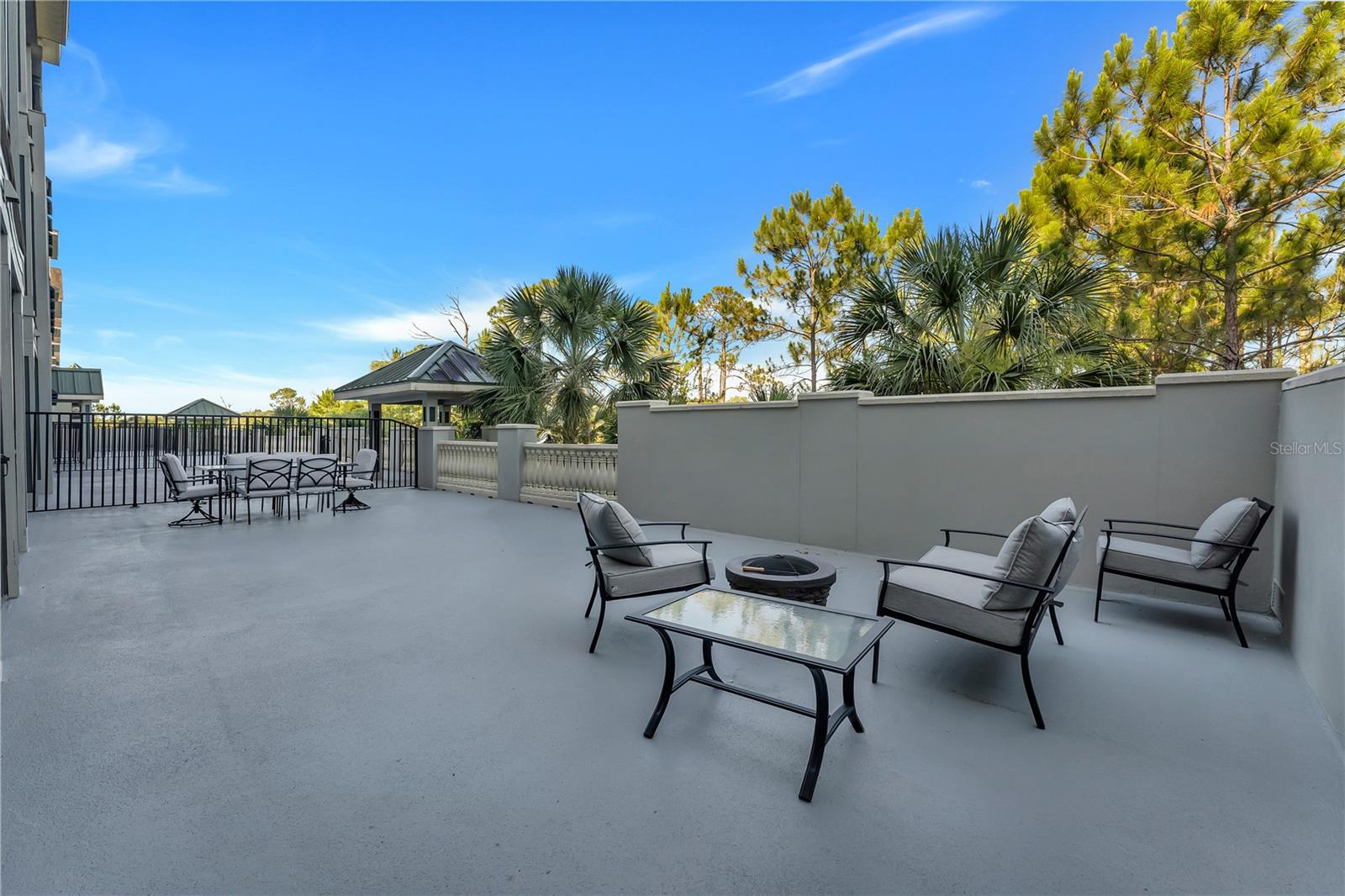 PALISADES CONDO - Residential