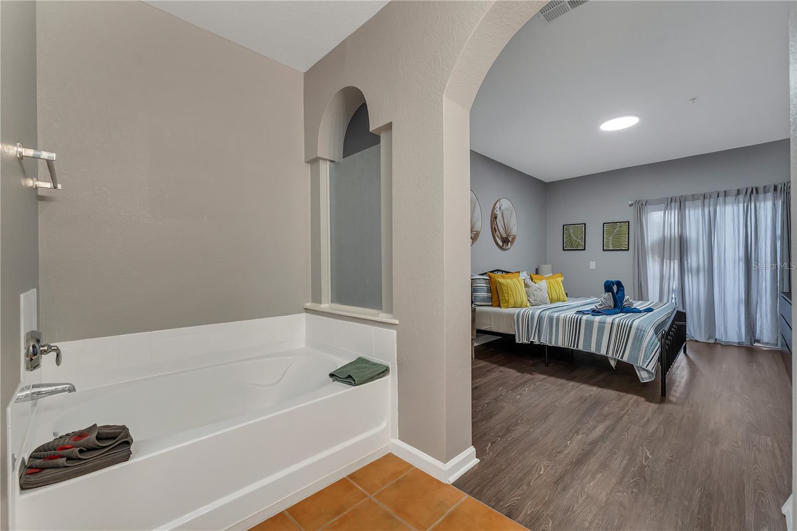 PALISADES CONDO - Residential