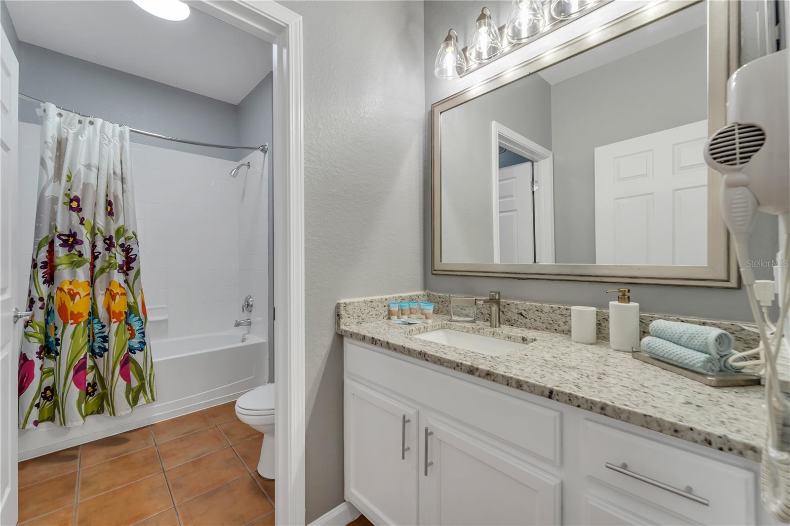 PALISADES CONDO - Residential