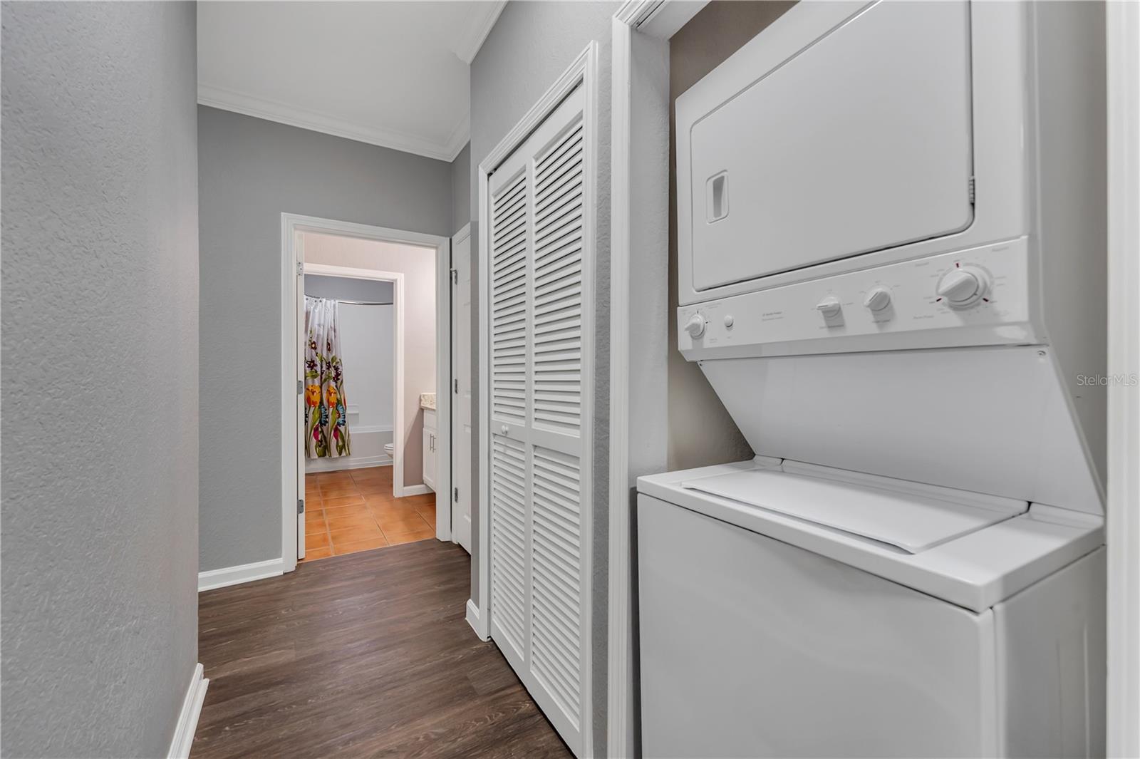 PALISADES CONDO - Residential