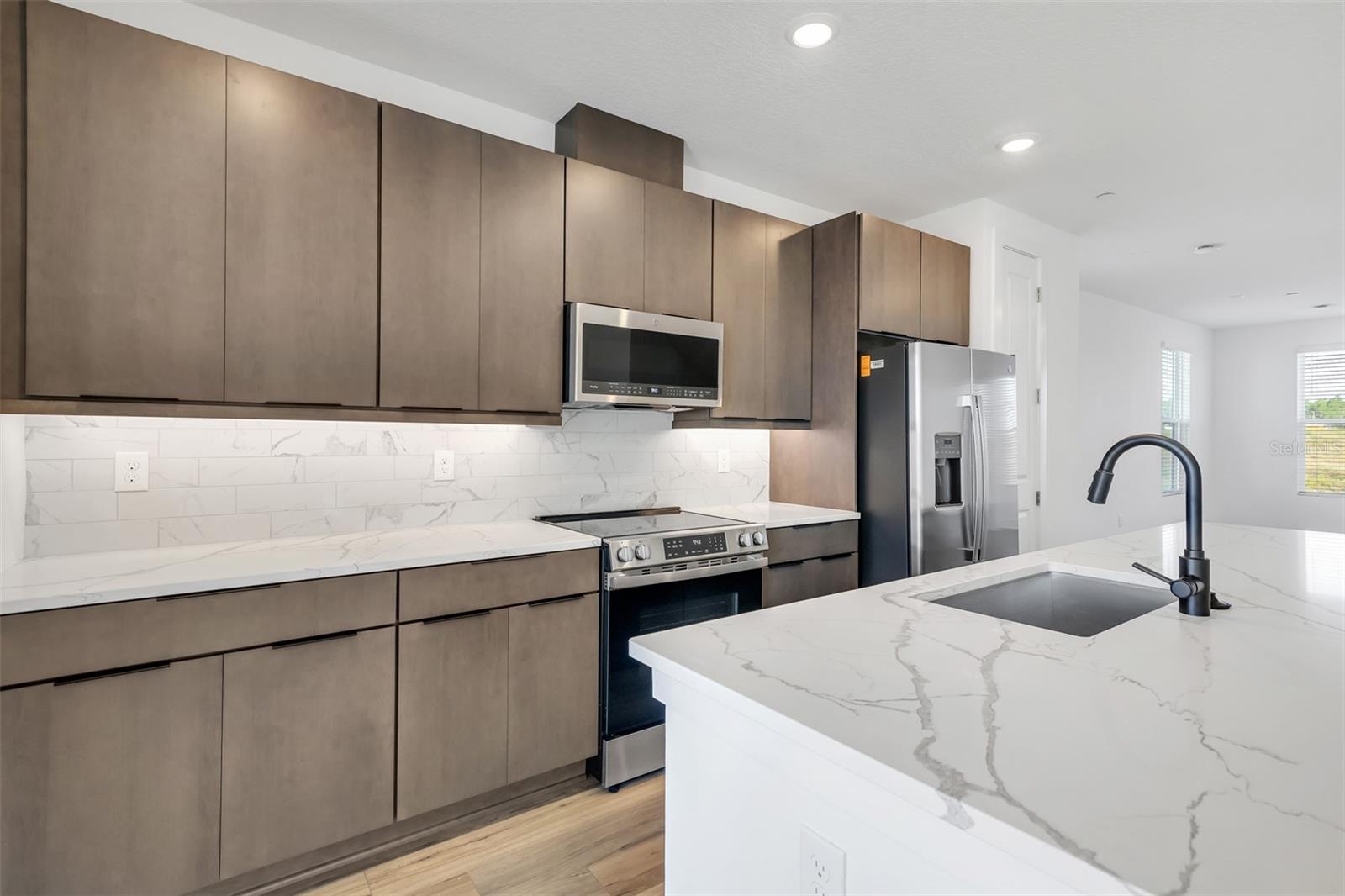 PARKVIEW/HAMLIN - Residential Lease