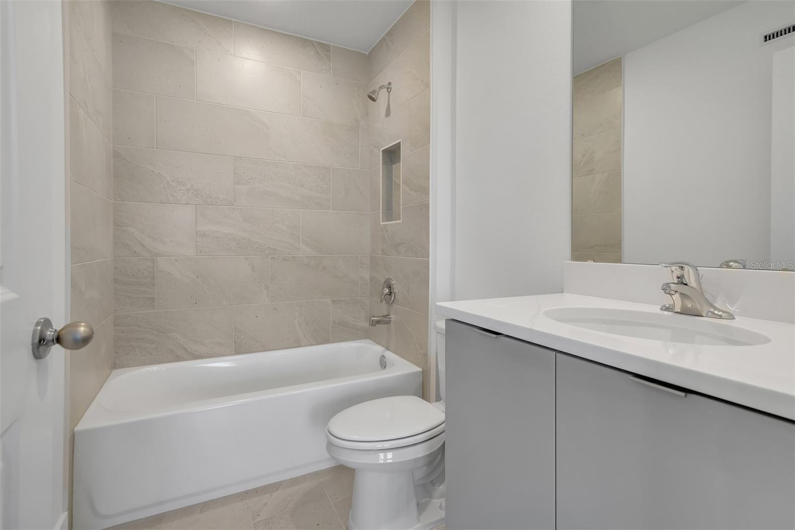 PARKVIEW/HAMLIN - Residential Lease