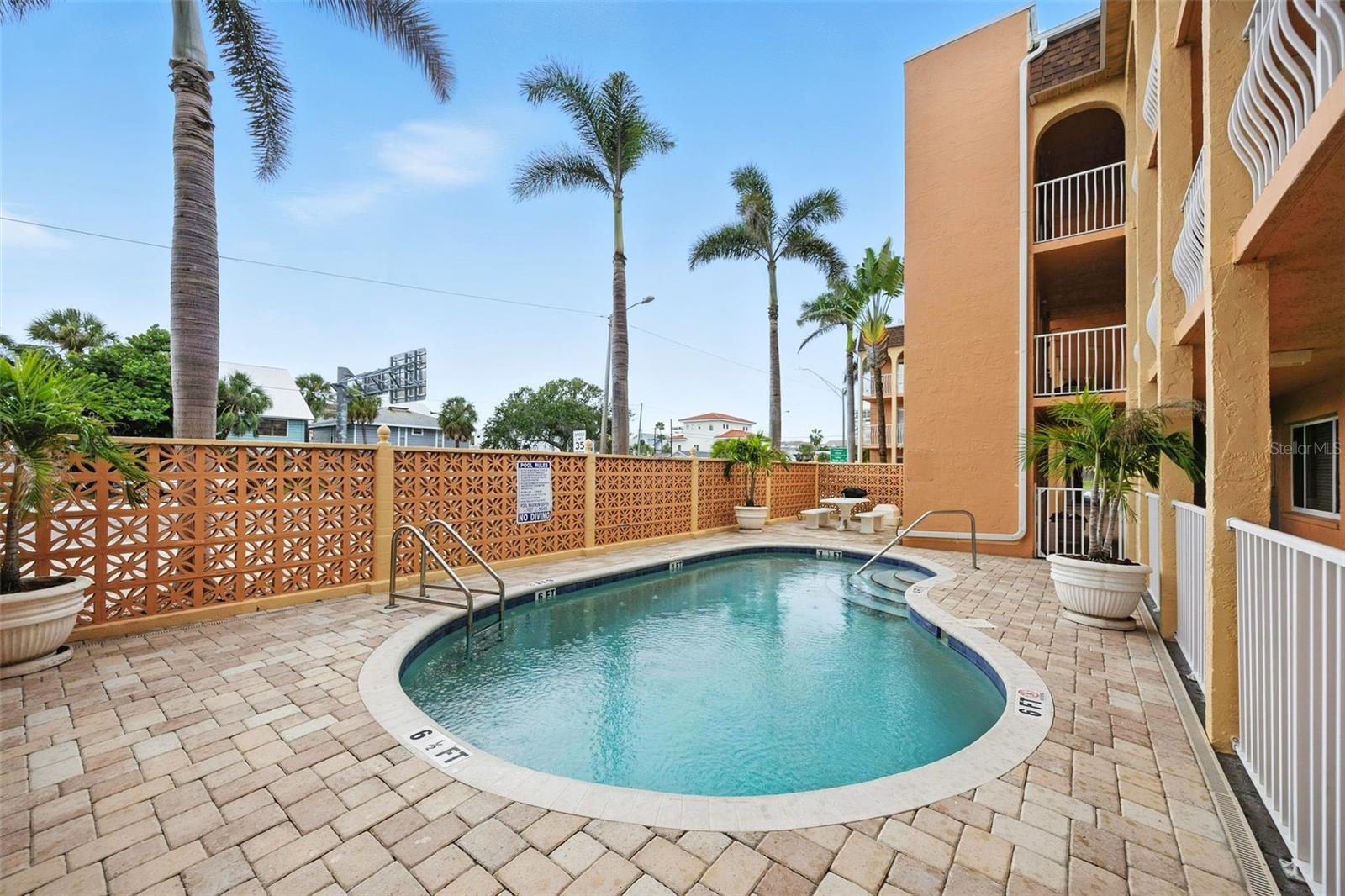 CHATEAU PELHAM APTS CONDO - Residential