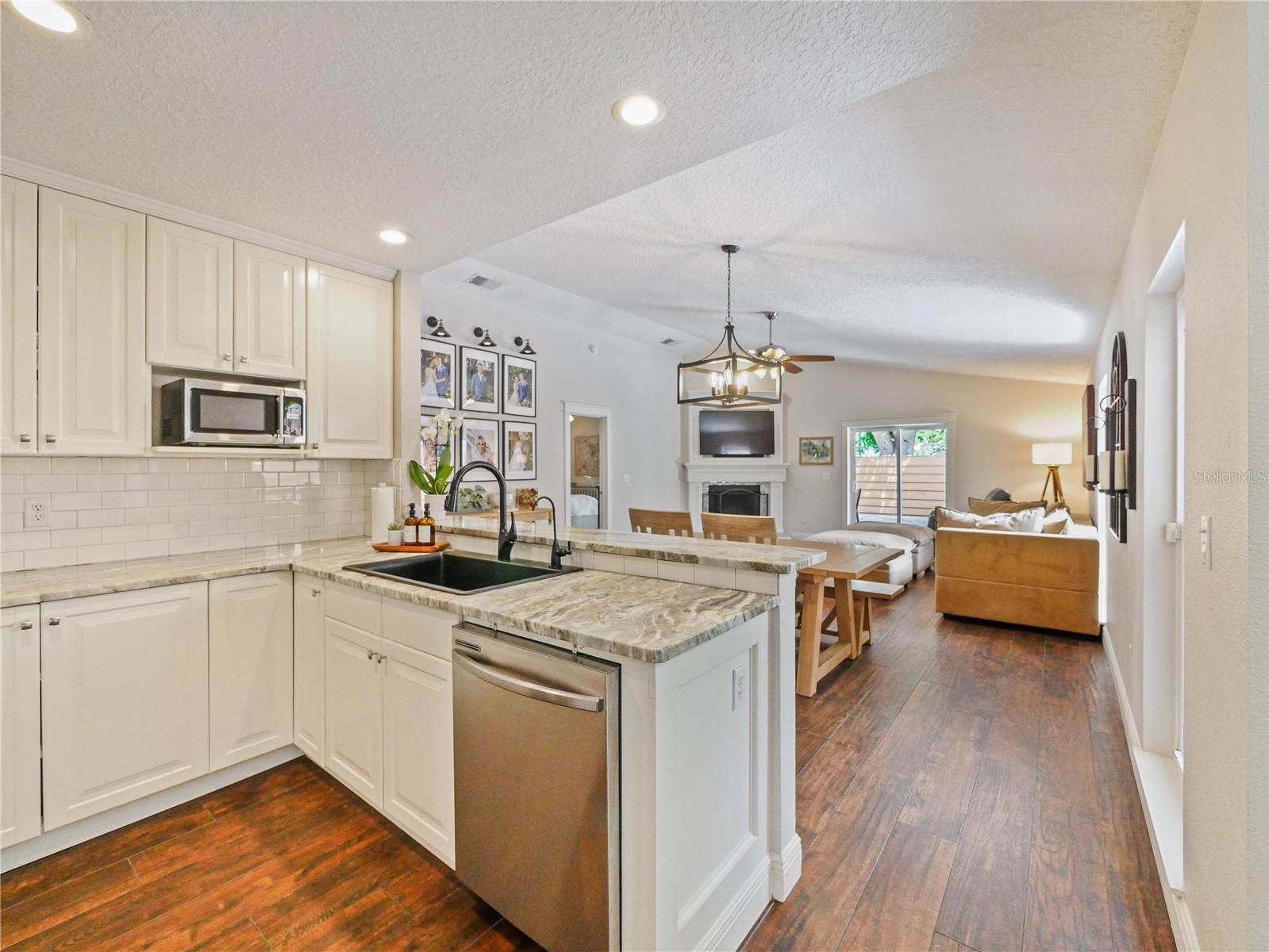 WEDGEWOOD TENNIS VILLAS - Residential