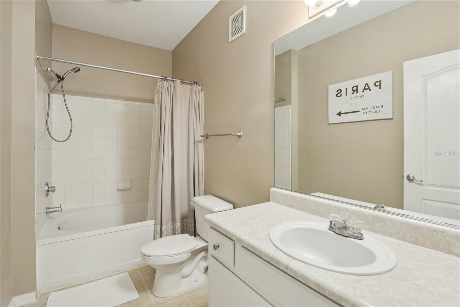 THE VILLAS CONDO - Residential