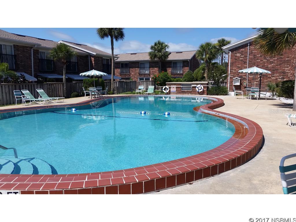 Colonial Twnhse Apts Ph I - Residential