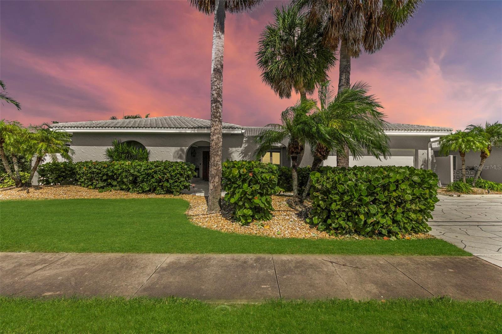 487 ISLAND WAY