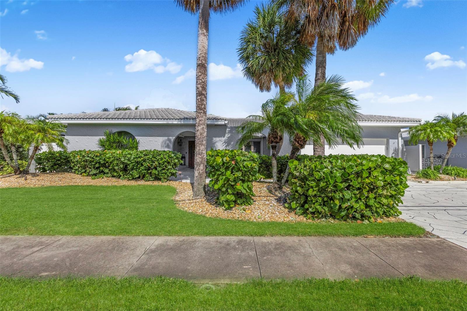 487 ISLAND WAY
