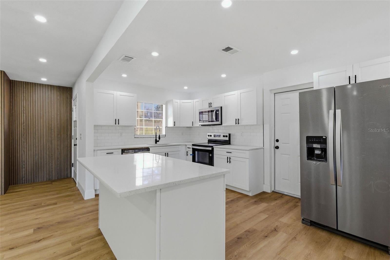 COLLEGE VILLAGE SUB - Residential