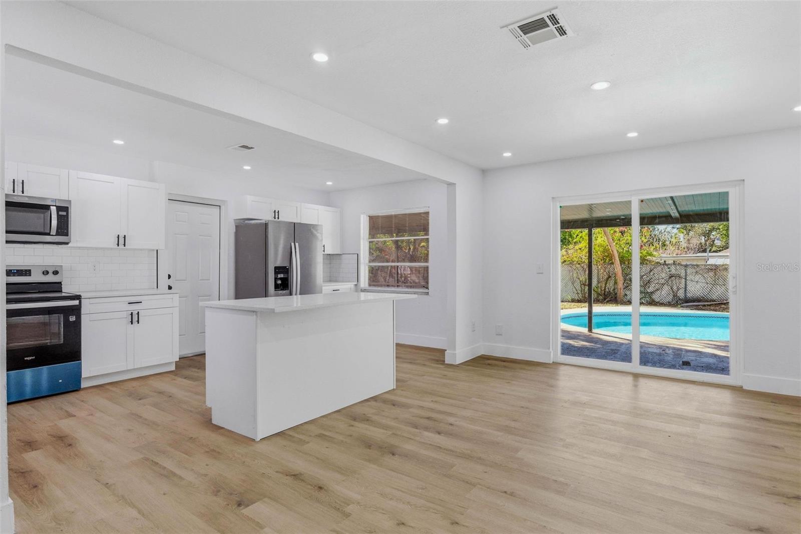 COLLEGE VILLAGE SUB - Residential