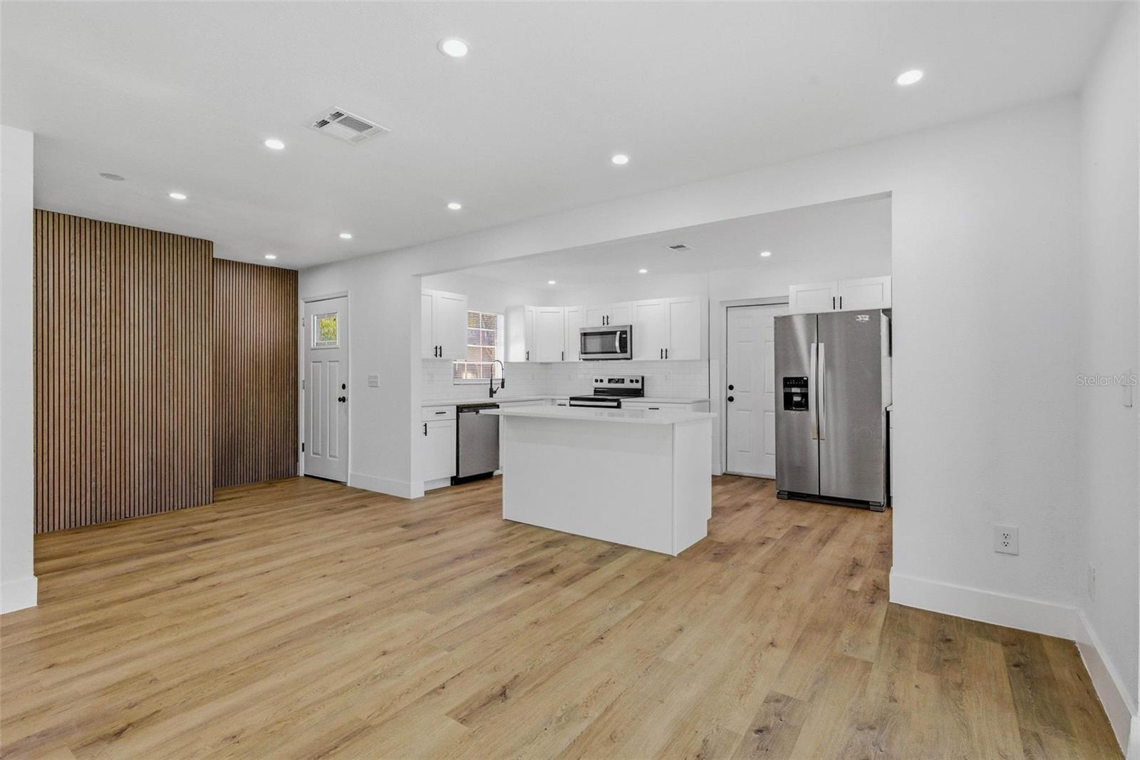 COLLEGE VILLAGE SUB - Residential