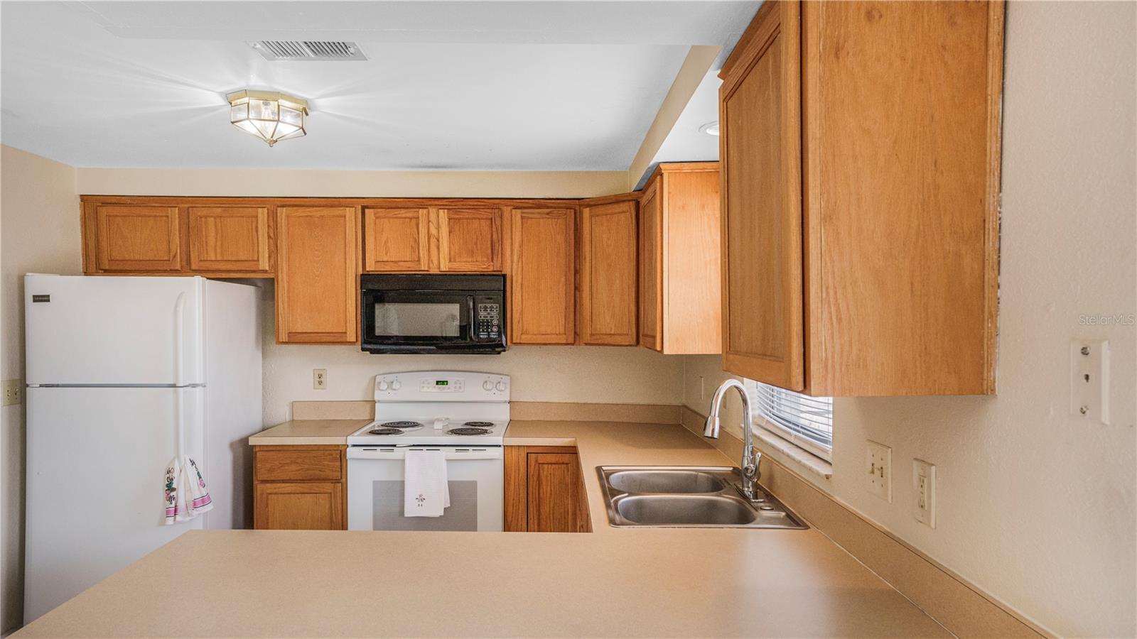 NORTH LAKES SEC B UNIT - Residential