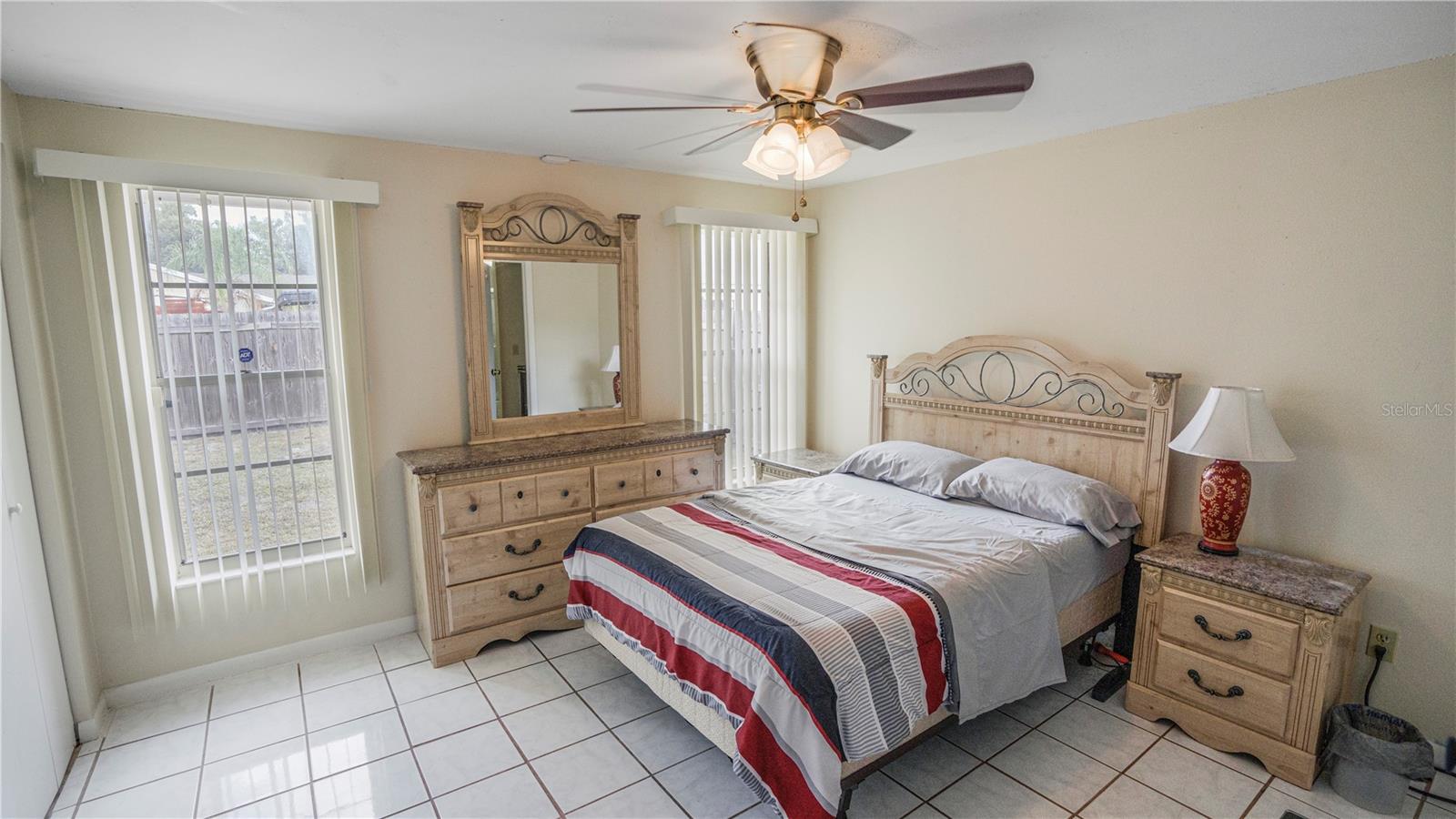 NORTH LAKES SEC B UNIT - Residential