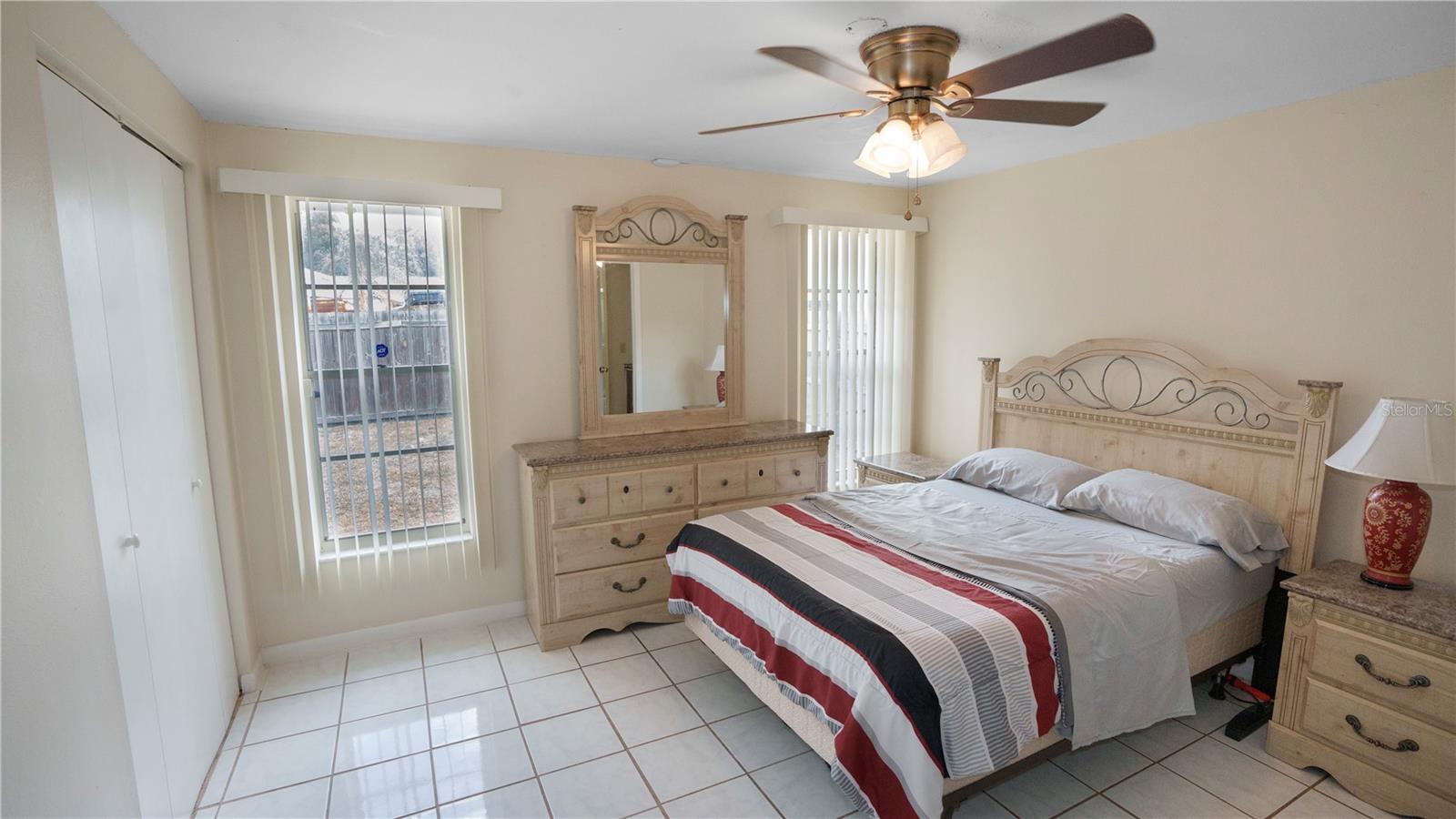 NORTH LAKES SEC B UNIT - Residential