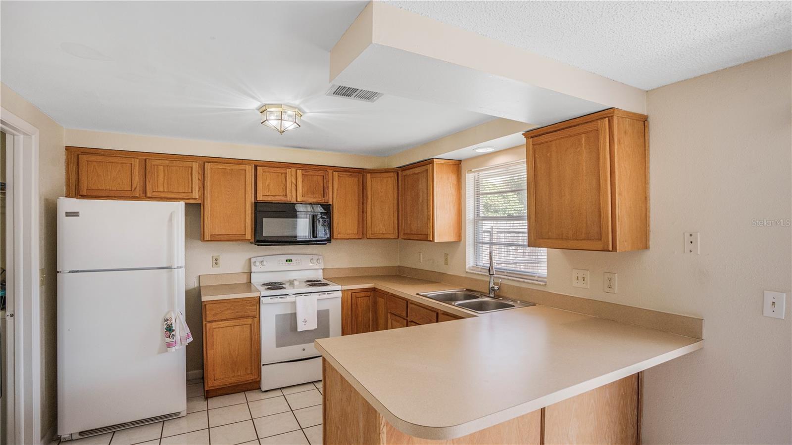 NORTH LAKES SEC B UNIT - Residential