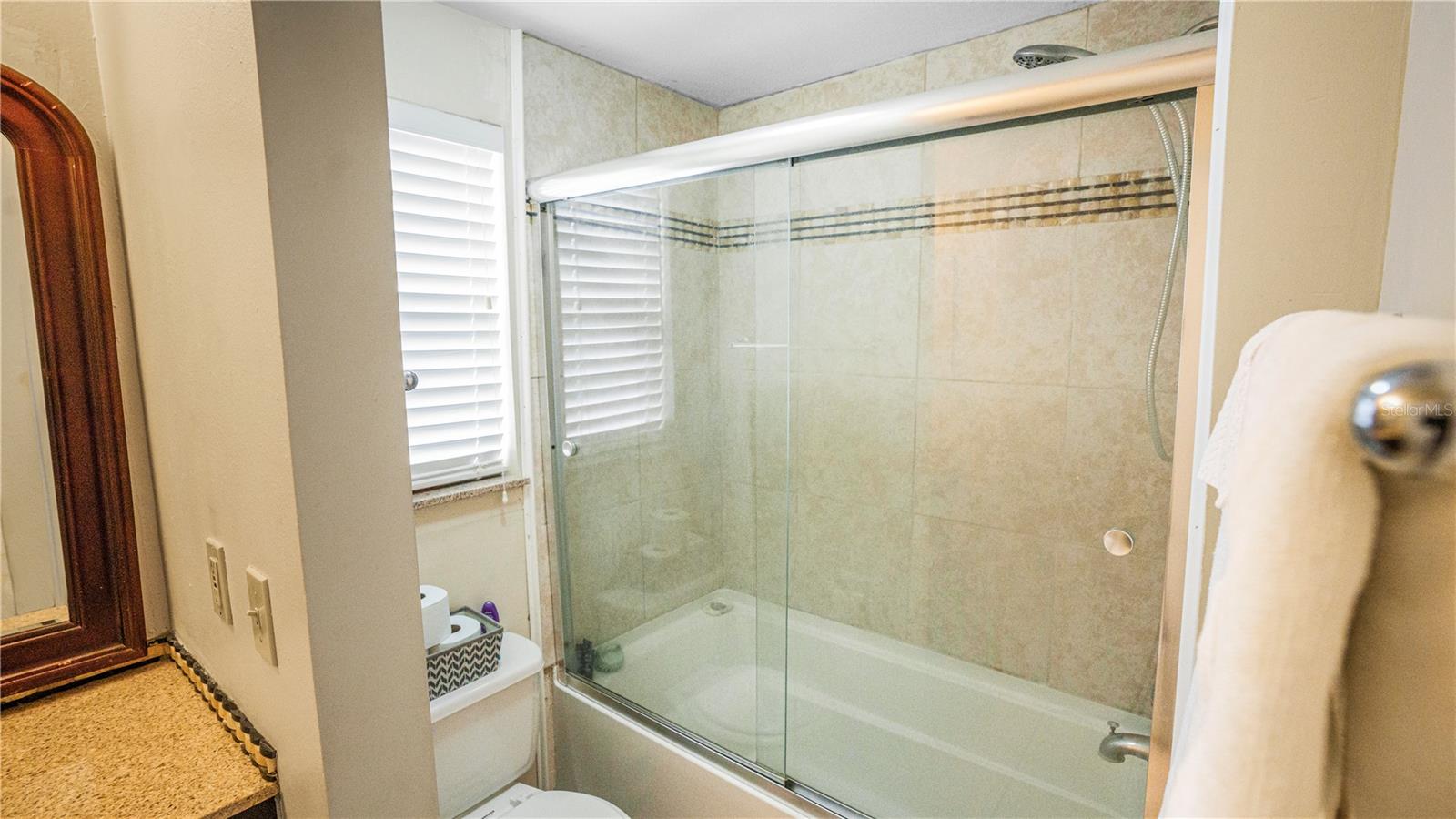 NORTH LAKES SEC B UNIT - Residential