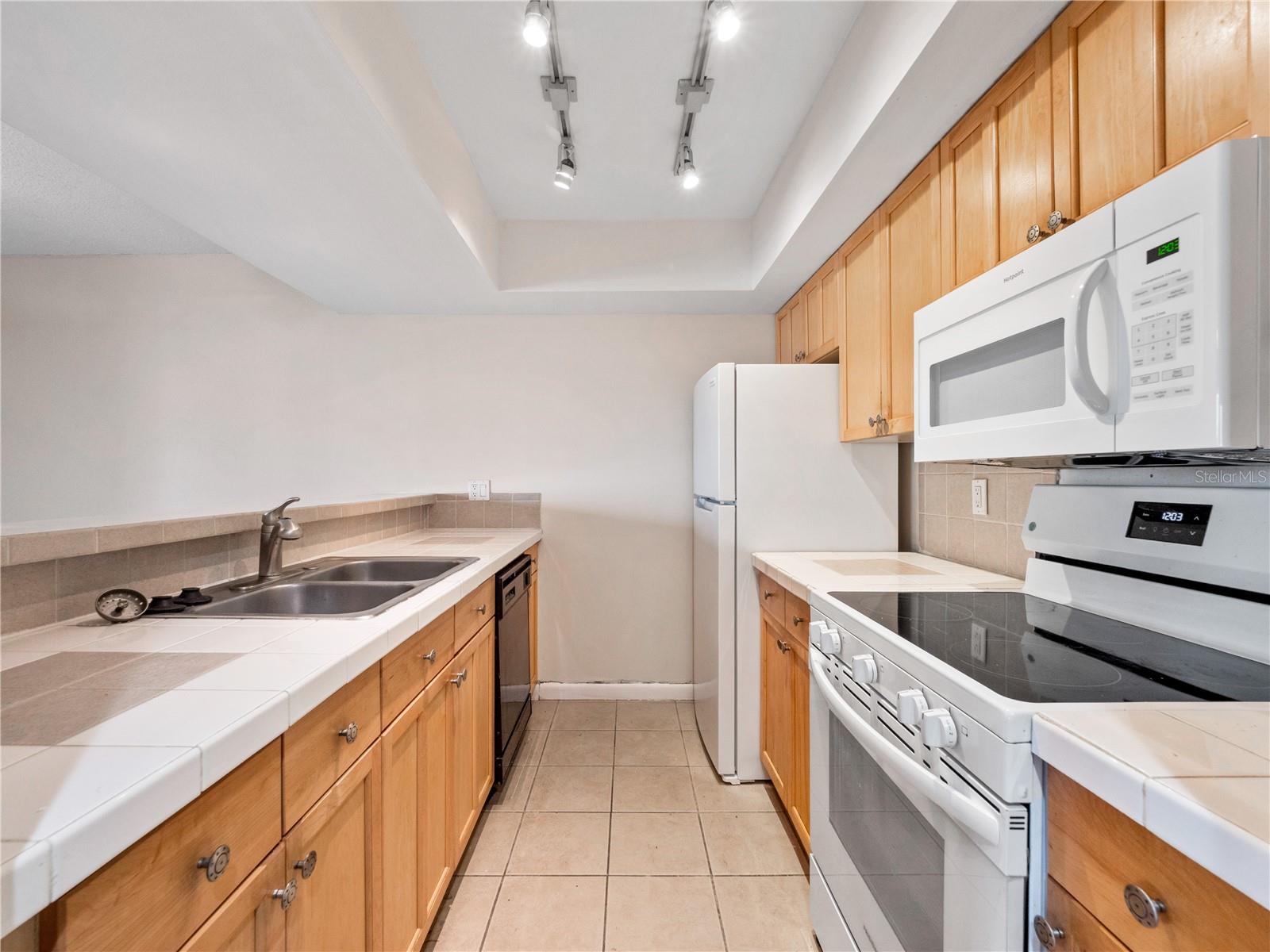 5789 PEREGRINE AVENUE 30-C10-2