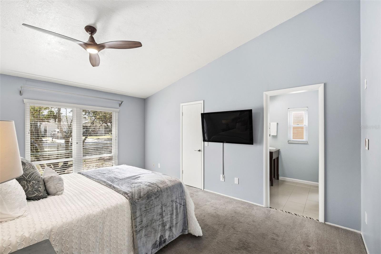 DOVER MANOR - Residential